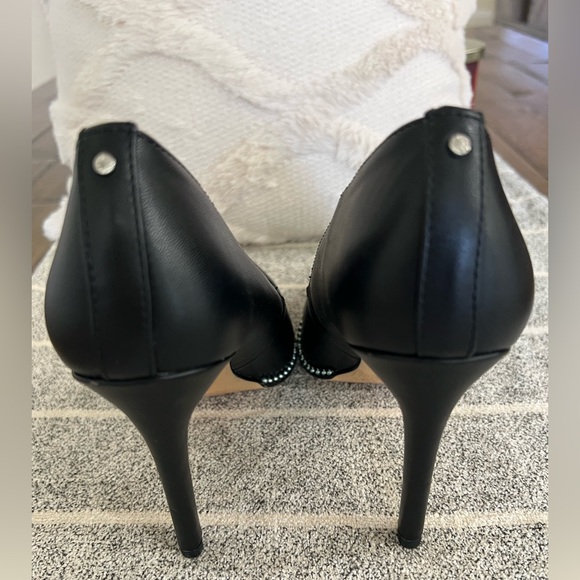 BCBGENERATION Black Pump With Silver Studs - Picture 5 of 7